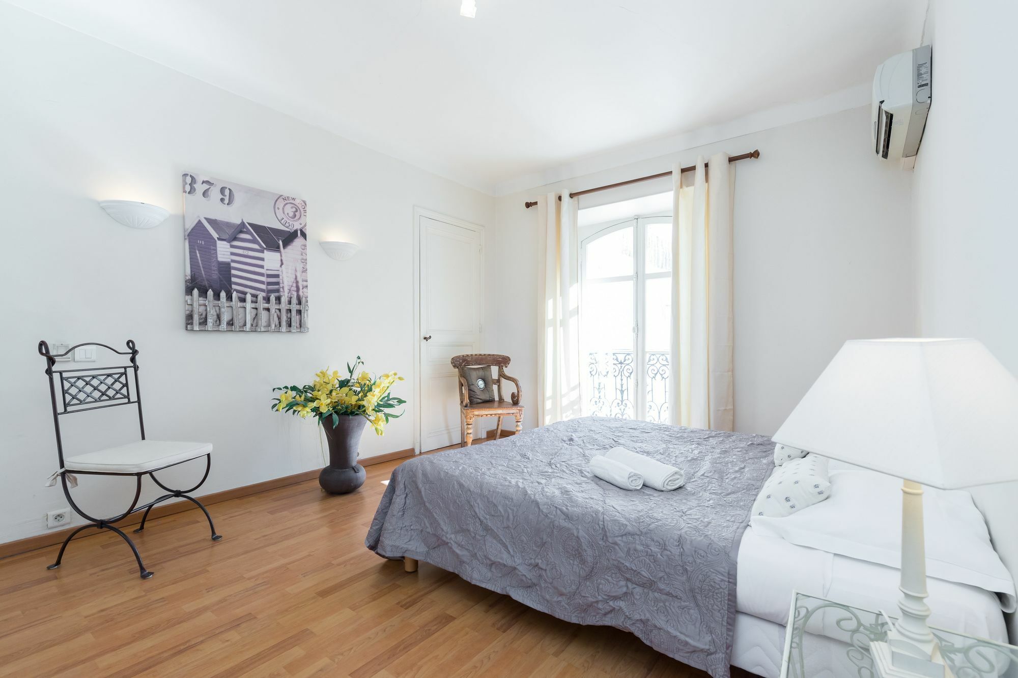 Lovely 2 Bed 2 Bath Apartment In Cannes On Rue Antibea Easy Walk To The Palais 224 Exteriör bild