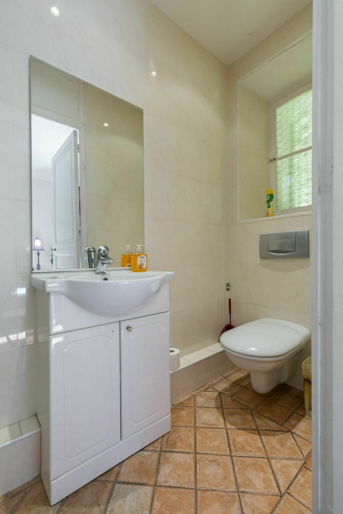 Lovely 2 Bed 2 Bath Apartment In Cannes On Rue Antibea Easy Walk To The Palais 224 Exteriör bild